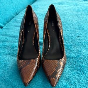 Aldo faux snake Pumps
